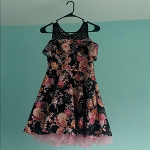 Girls dress
